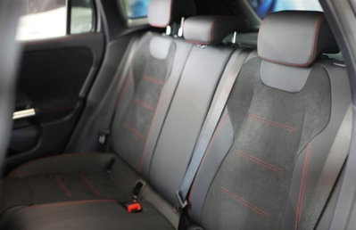 Mercedes-Benz GLA SUV 200 d Automatic Premium (8)