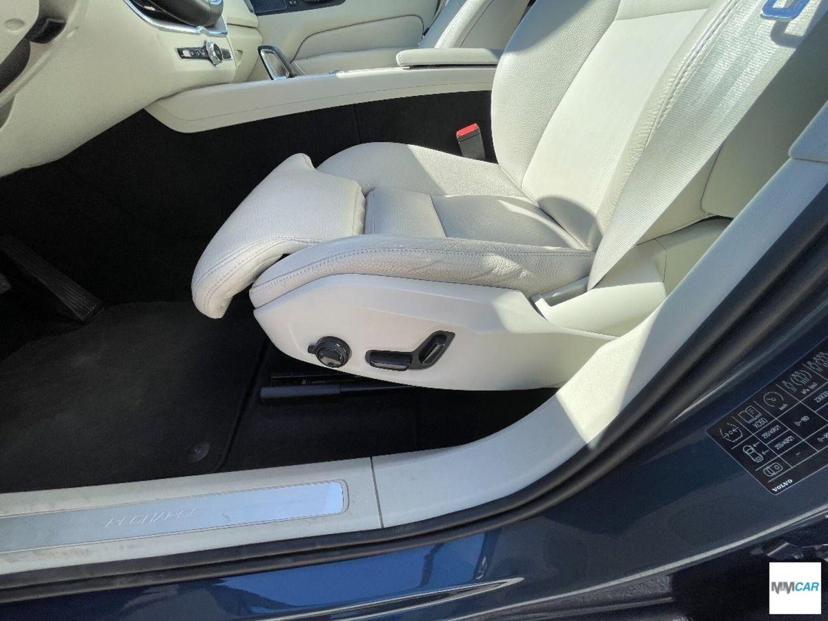 Volvo XC60 T6 Recharge AWD Plug-in Hybrid aut. Plus Dark (10)