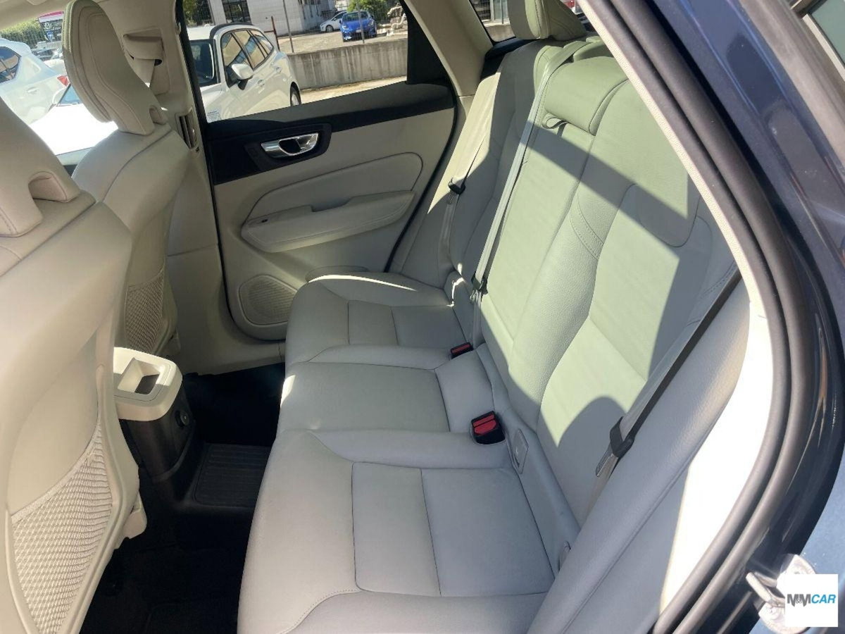 Volvo XC60 T6 Recharge AWD Plug-in Hybrid aut. Plus Dark (6)
