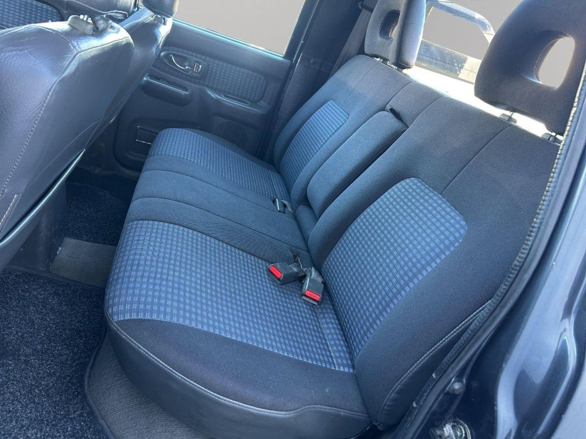 Mitsubishi L200 2.5 TD 4WD Double Cab Pick-up (12)