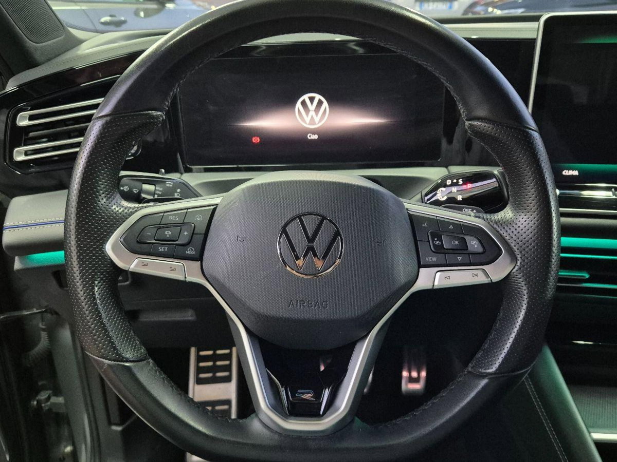 Volkswagen Tiguan 2.0 tdi R-Line 150cv dsg (14)