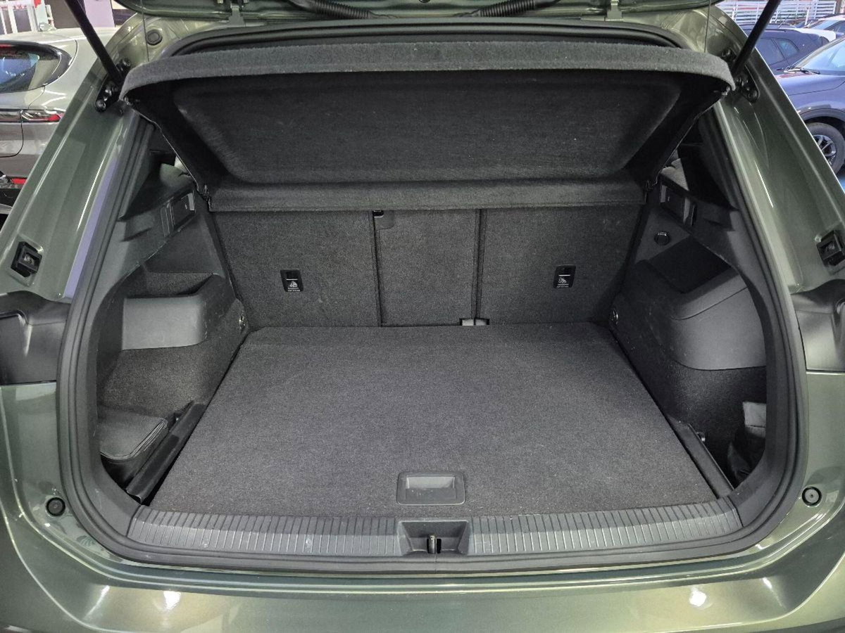 Volkswagen Tiguan 2.0 tdi R-Line 150cv dsg (18)