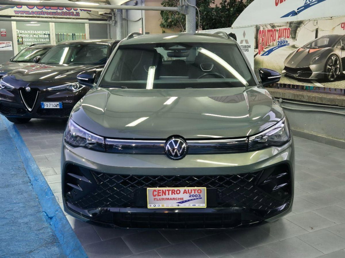 Volkswagen Tiguan 2.0 tdi R-Line 150cv dsg (3)