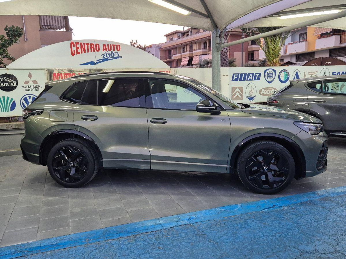Volkswagen Tiguan 2.0 tdi R-Line 150cv dsg (8)