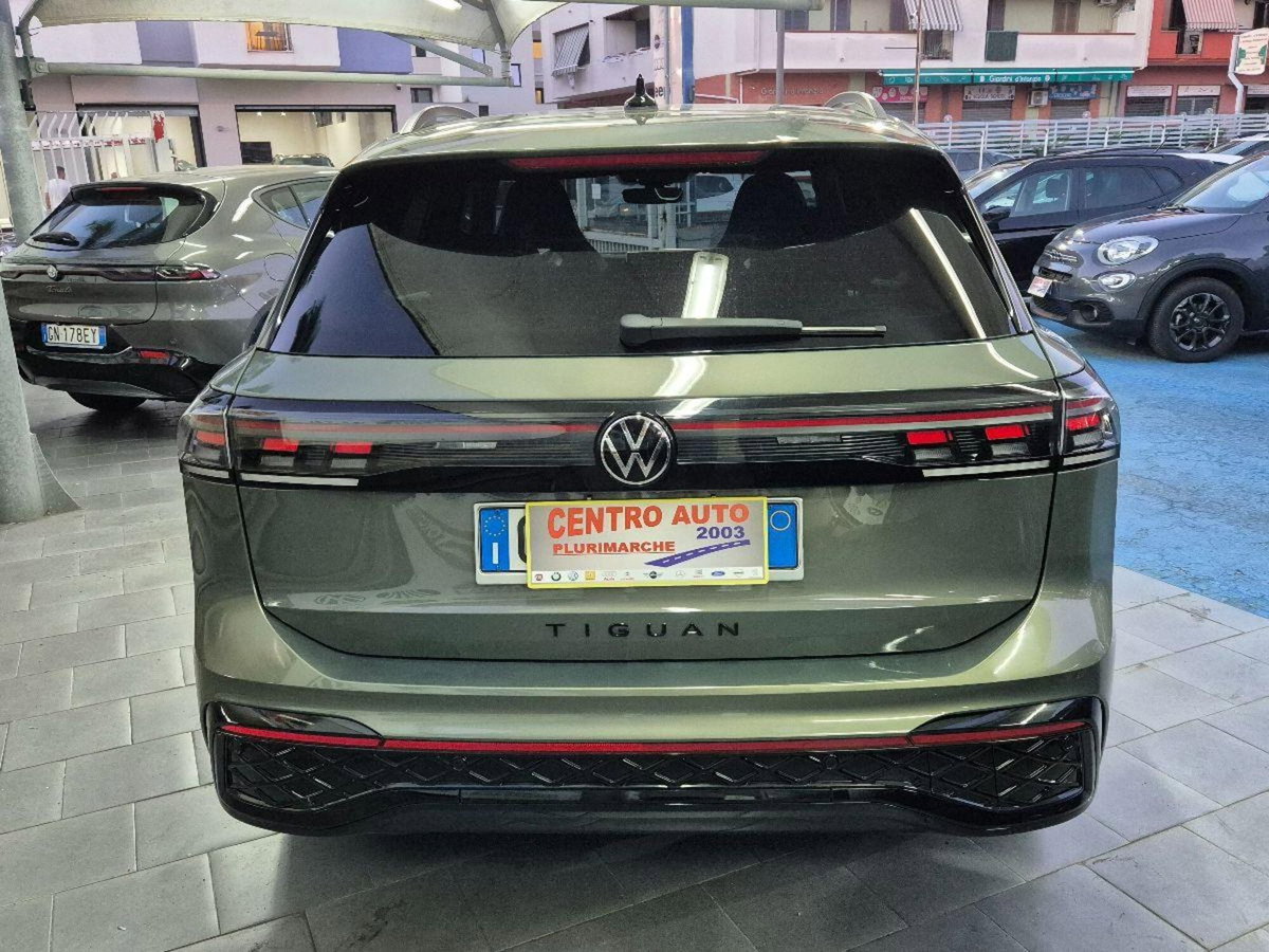 Volkswagen Tiguan 2.0 tdi R-Line 150cv dsg (9)