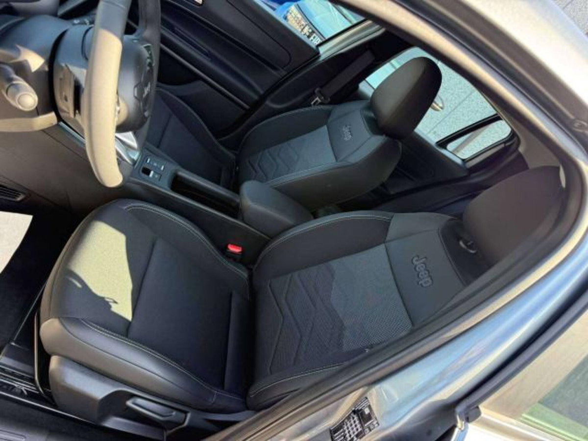 Jeep Avenger 1.2 turbo e-hybrid mhev Altitude fwd 110cv edct6 (7)