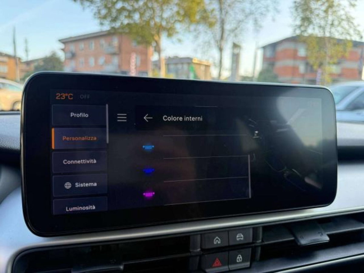 Jeep Avenger 1.2 turbo e-hybrid mhev Summit fwd 110cv edct6 (10)