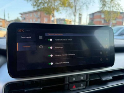 Jeep Avenger 1.2 turbo e-hybrid mhev Summit fwd 110cv edct6 (11)