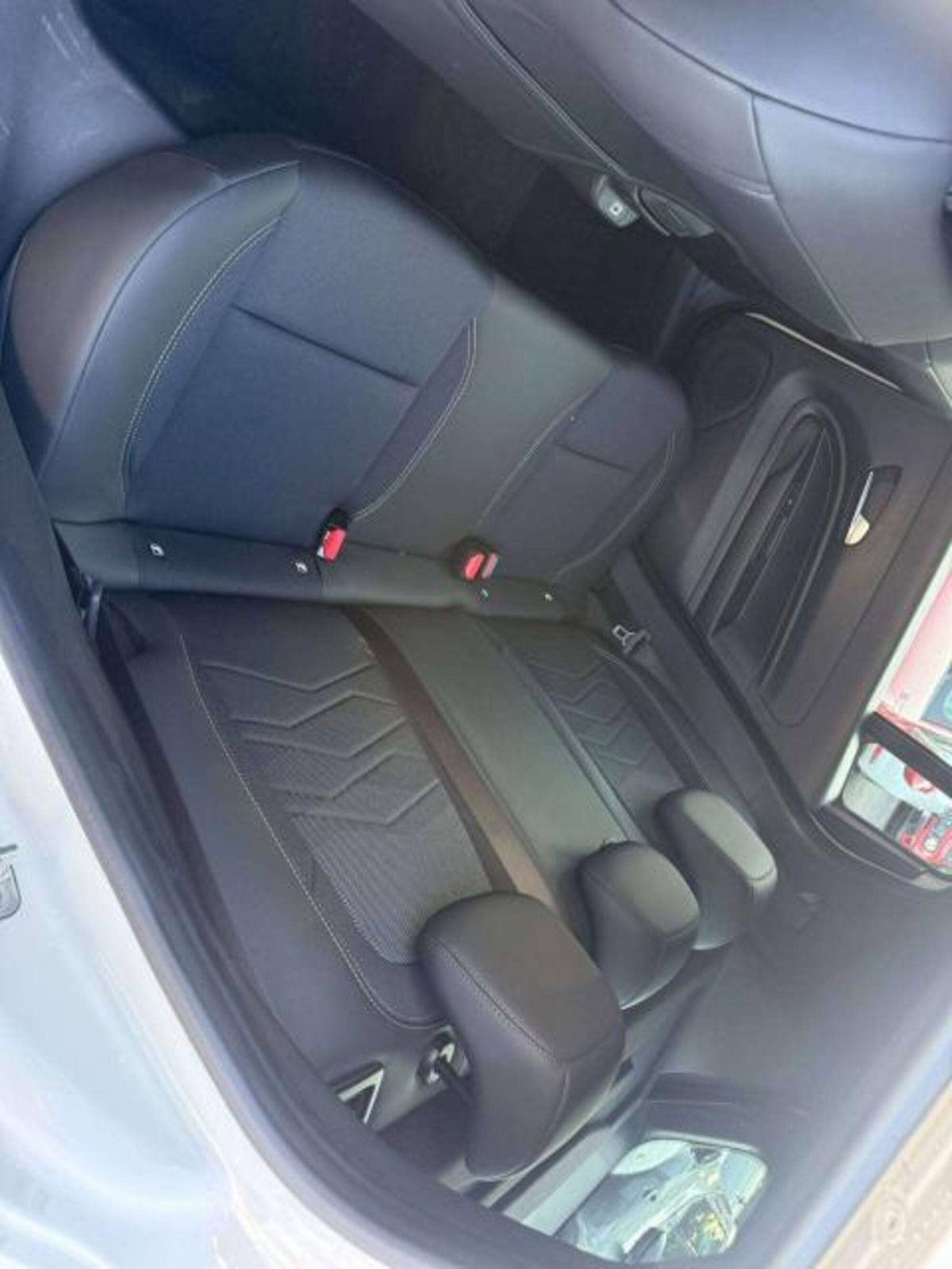 Jeep Avenger 1.2 turbo e-hybrid mhev Summit fwd 110cv edct6 (15)