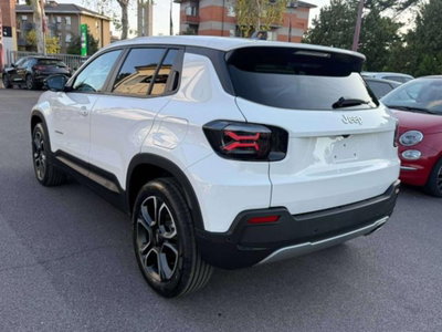 Jeep Avenger 1.2 turbo e-hybrid mhev Summit fwd 110cv edct6 (4)