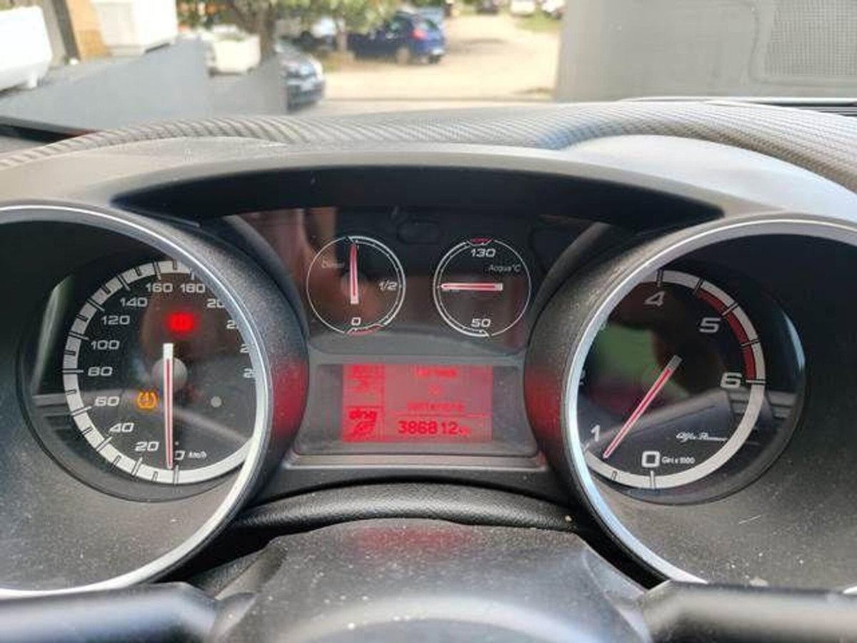 Alfa Romeo Giulietta 2.0 JTDm Giulietta 150cv (10)