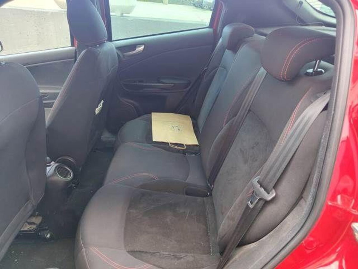 Alfa Romeo Giulietta 2.0 JTDm Giulietta 150cv (5)