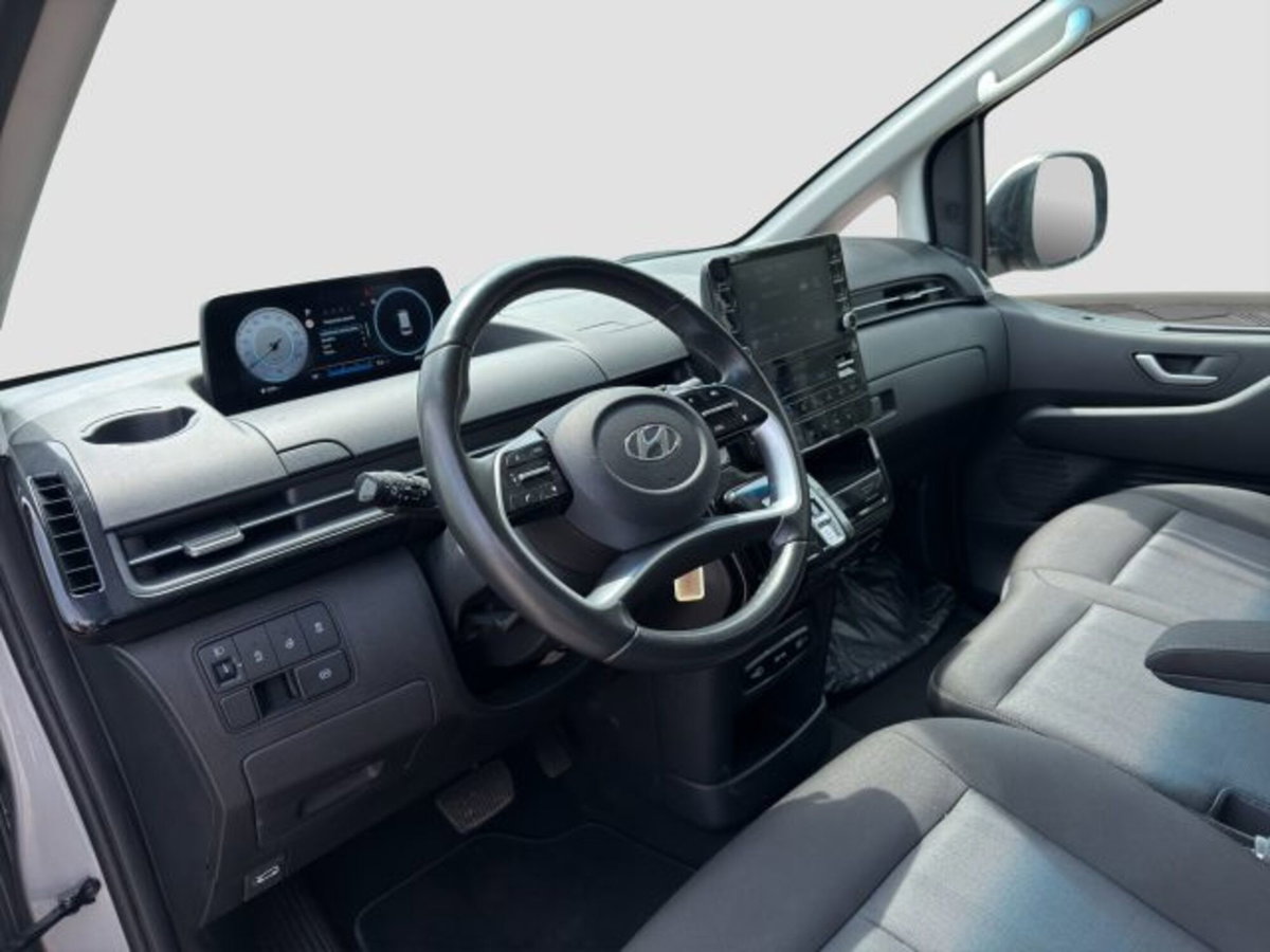 Hyundai Staria 2.2 2wd auto (9)