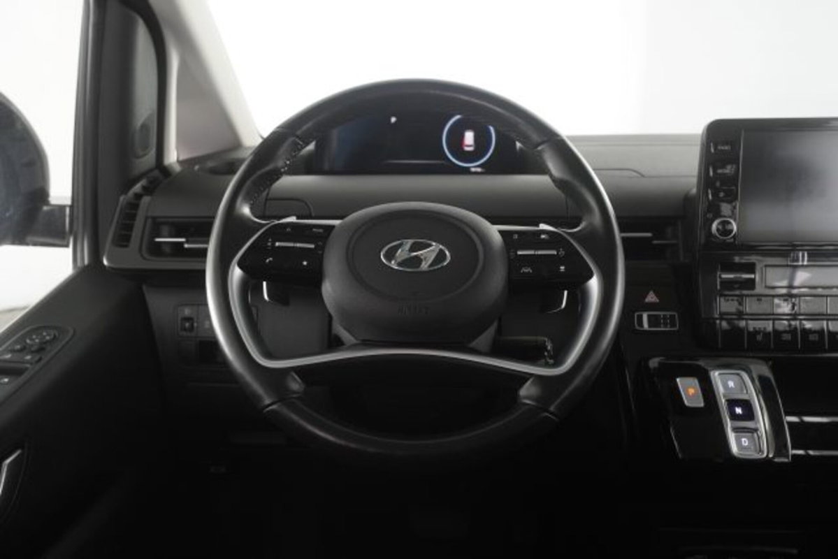 Hyundai Staria 2.2 2wd auto (14)