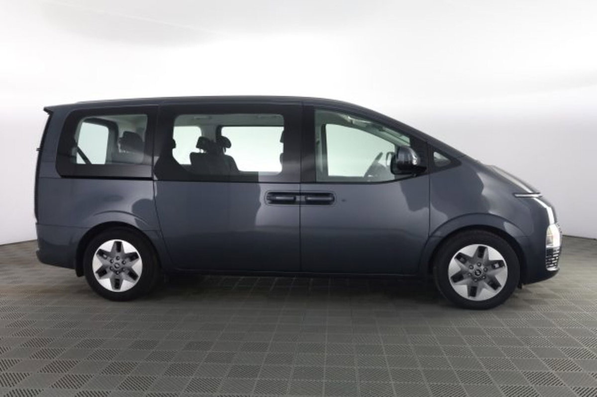 Hyundai Staria 2.2 2wd auto (3)