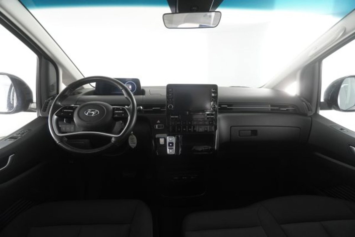 Hyundai Staria 2.2 2wd auto (13)