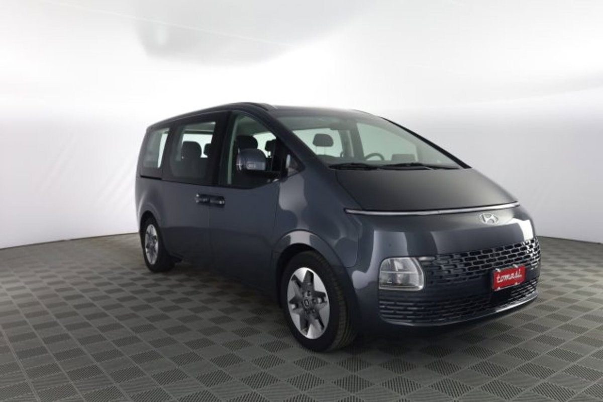 Hyundai Staria 2.2 2wd auto (2)