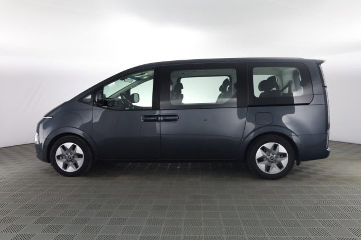 Hyundai Staria 2.2 2wd auto (7)