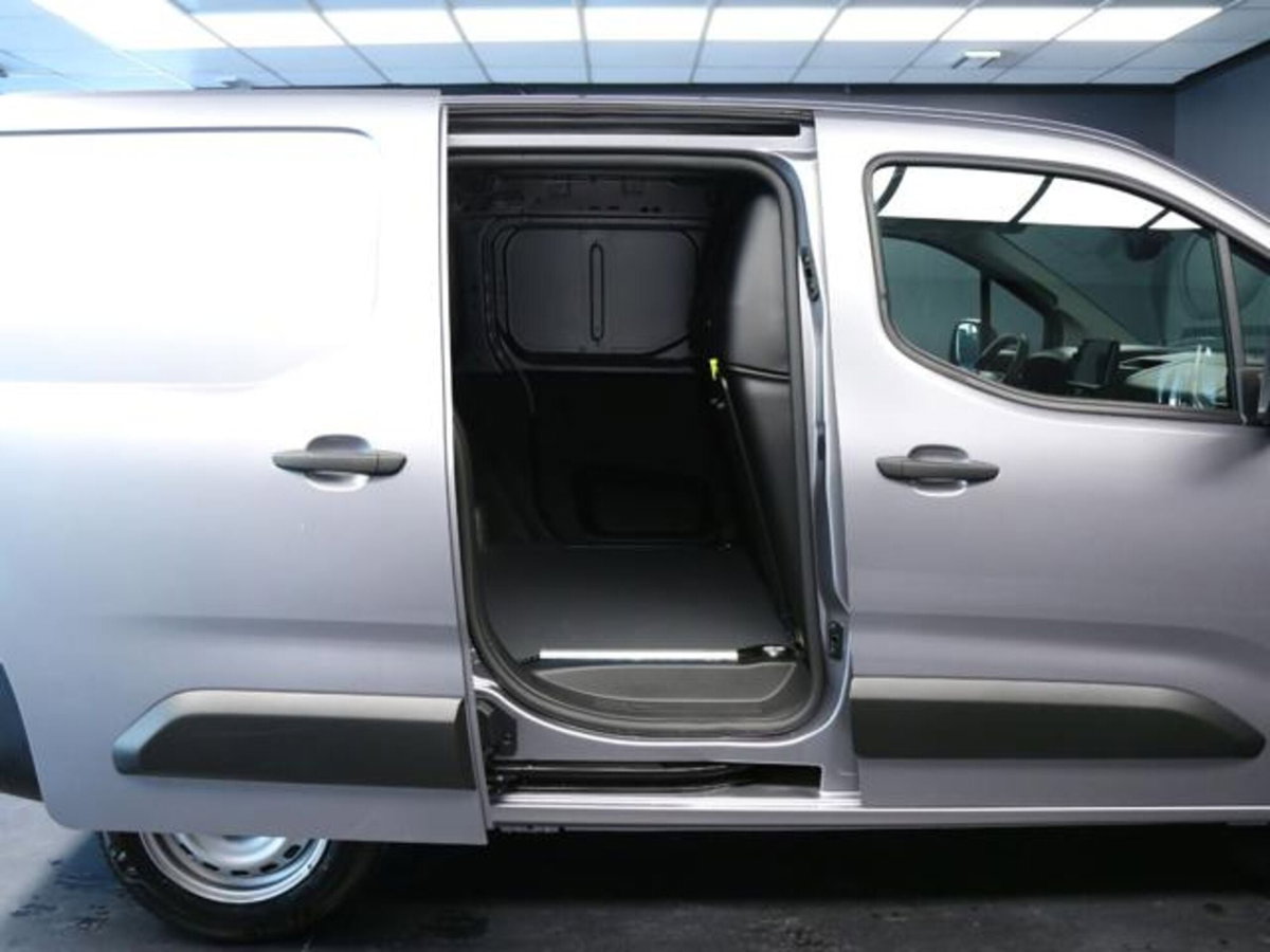 Citroen Berlingo Furgone BlueHDi 100 Van M Club (9)