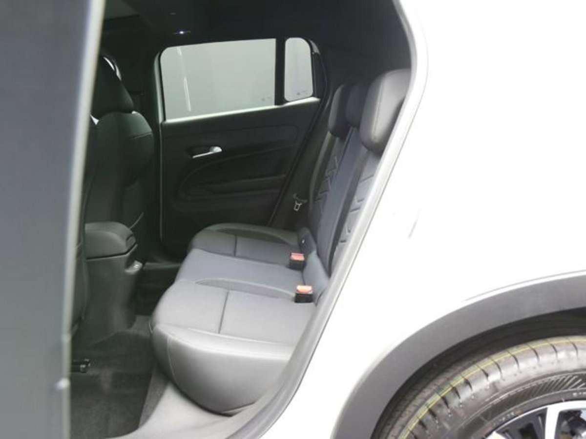 Jeep Avenger 1.2 turbo e-hybrid mhev Summit fwd 110cv edct6 (8)