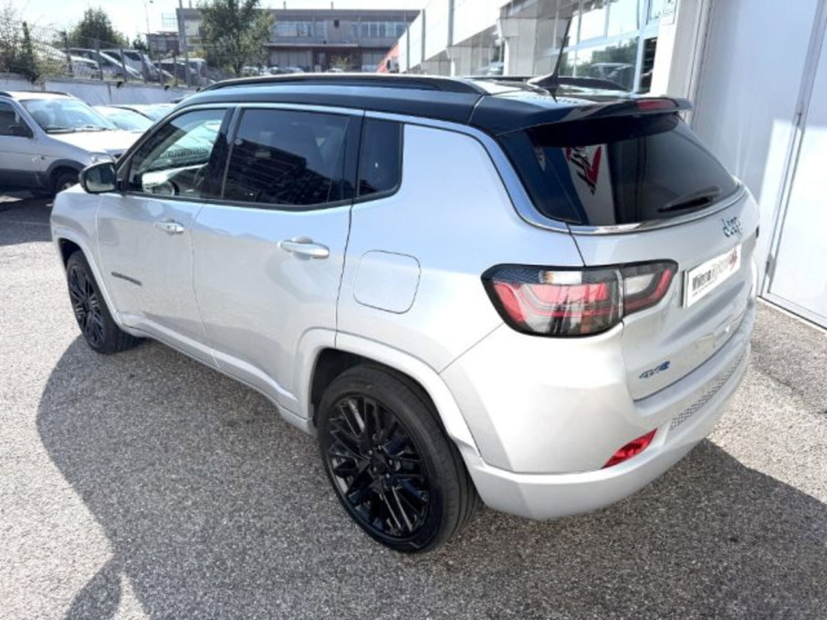 Jeep Compass 1.3 T4 190CV PHEV AT6 4xe Limited (3)