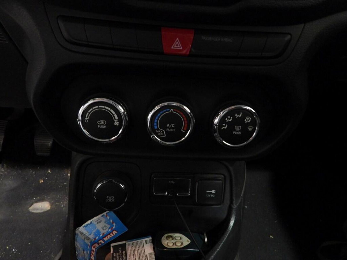 Jeep Renegade 2.0 Mjt 4WD Active Drive Sport (9)