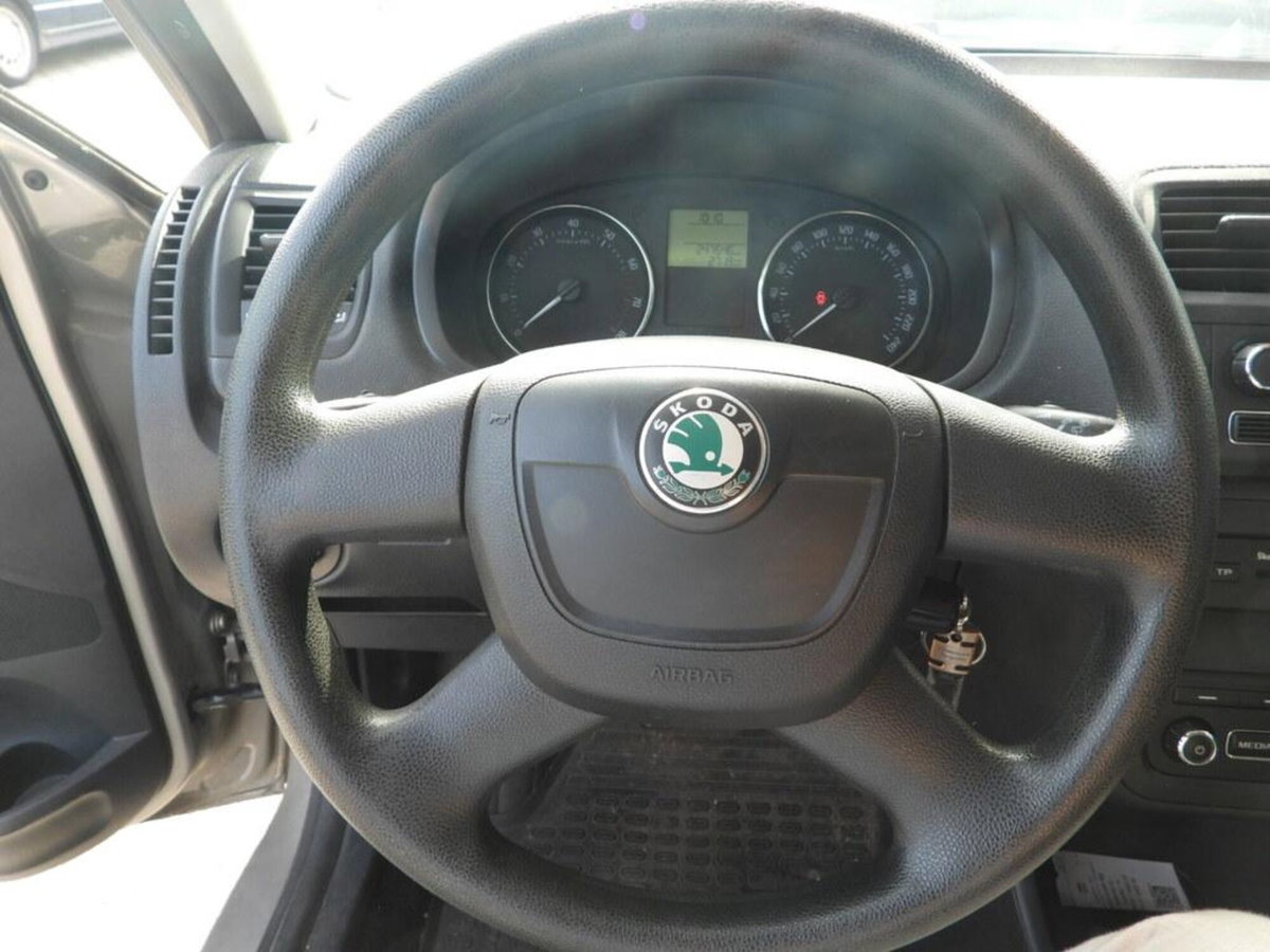 Skoda Roomster TSI 86CV Ambition (9)