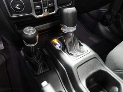 Jeep Wrangler Unlimited 2.0 Turbo Sahara (5)
