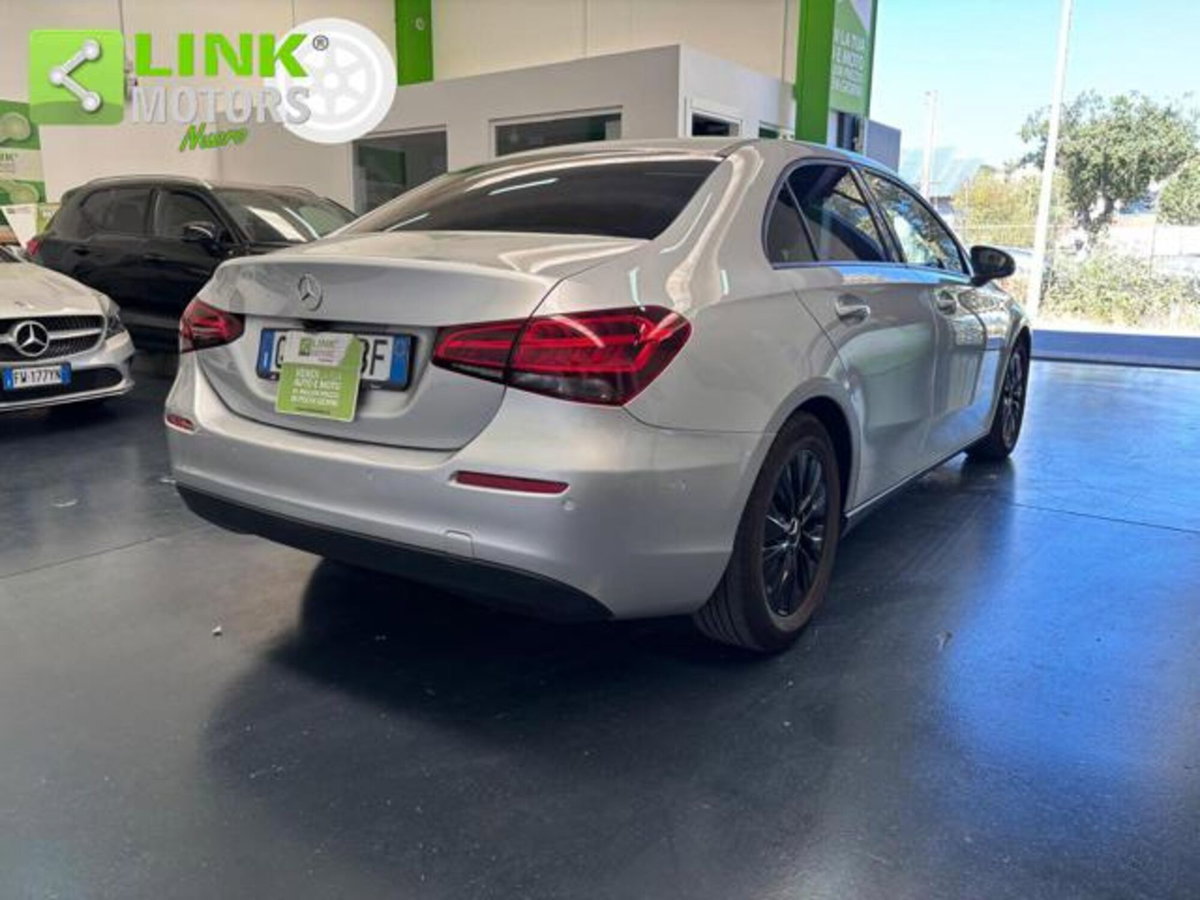 Mercedes-Benz Classe A Sedan 180 d 4p. Premium (14)