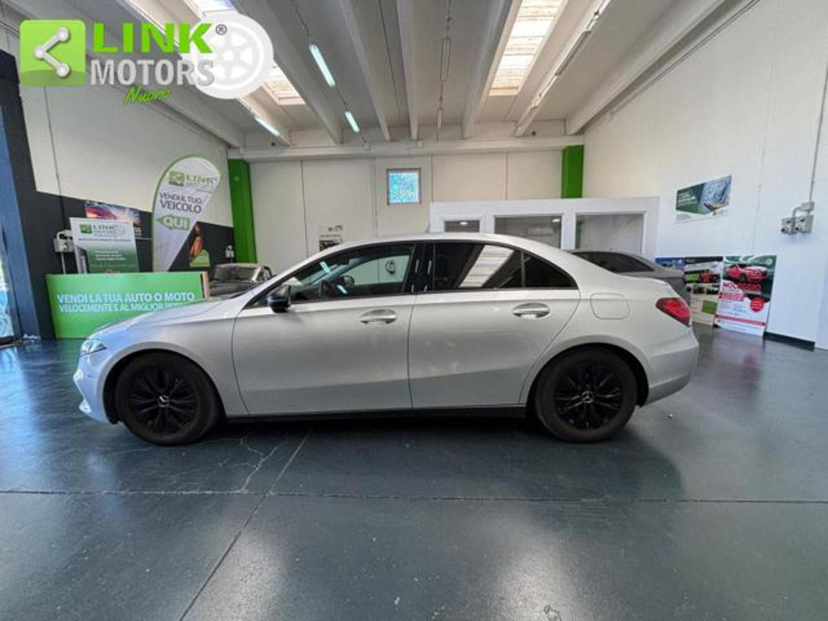 Mercedes-Benz Classe A Sedan 180 d 4p. Premium (2)
