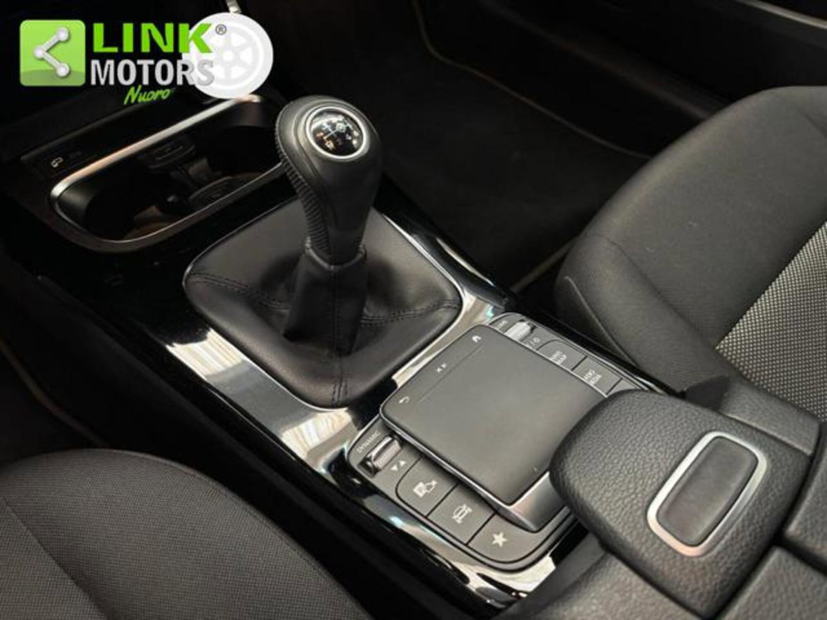 Mercedes-Benz Classe A Sedan 180 d 4p. Premium (20)