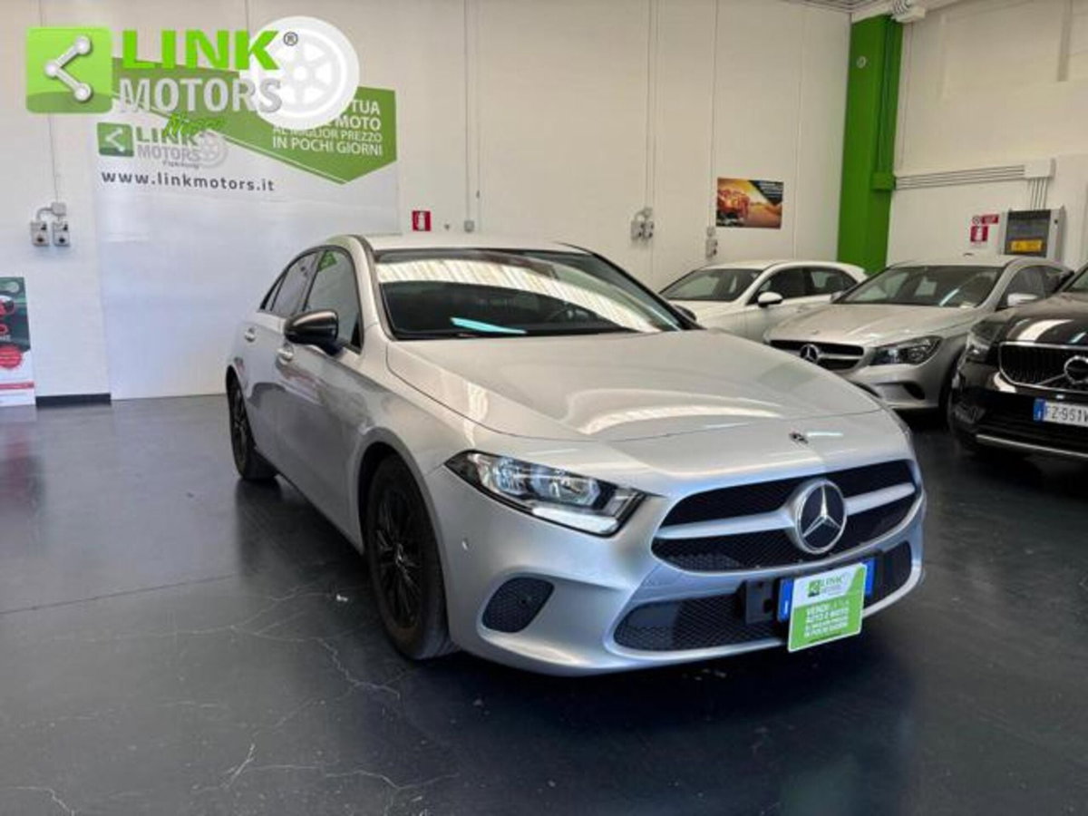 Mercedes-Benz Classe A Sedan 180 d 4p. Premium (6)