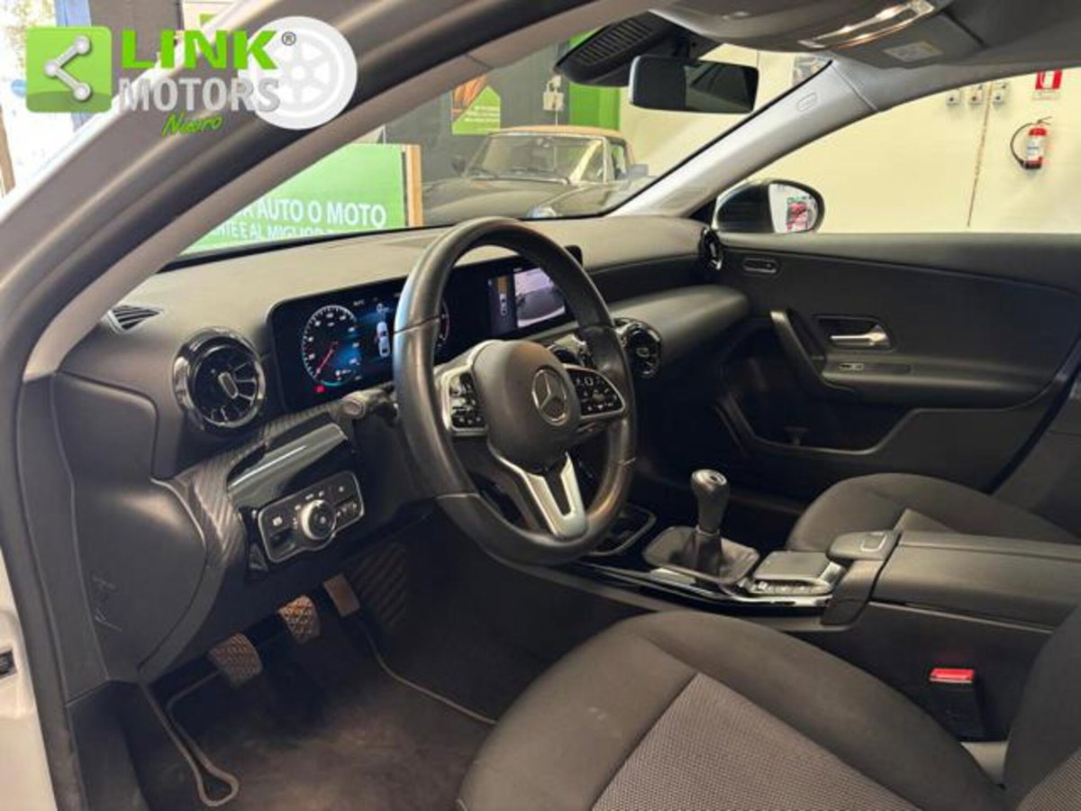 Mercedes-Benz Classe A Sedan 180 d 4p. Premium (9)