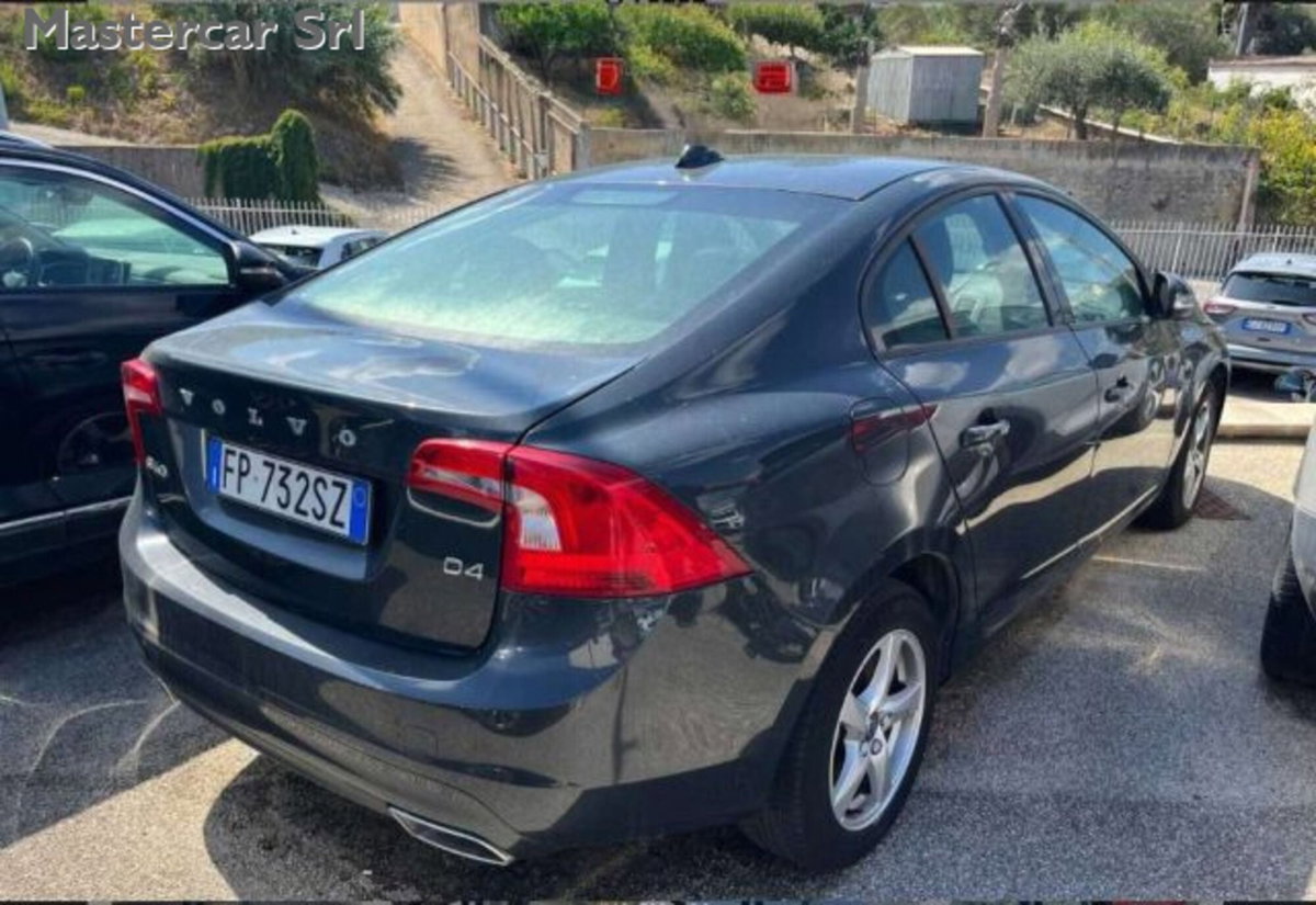 Volvo S60 D4 Kinetic (2)