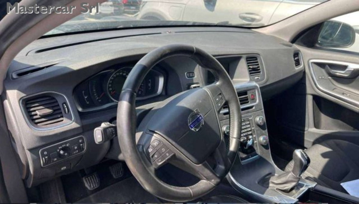Volvo S60 D4 Kinetic (3)