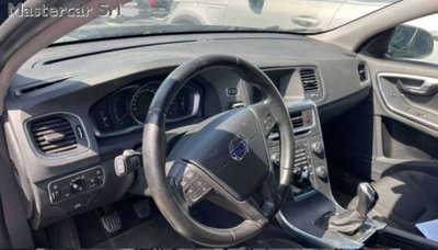 Volvo S60 D4 Kinetic (3)