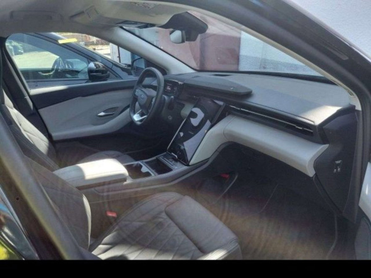 Ford Explorer 77kWh Extended Range Premium rwd (5)