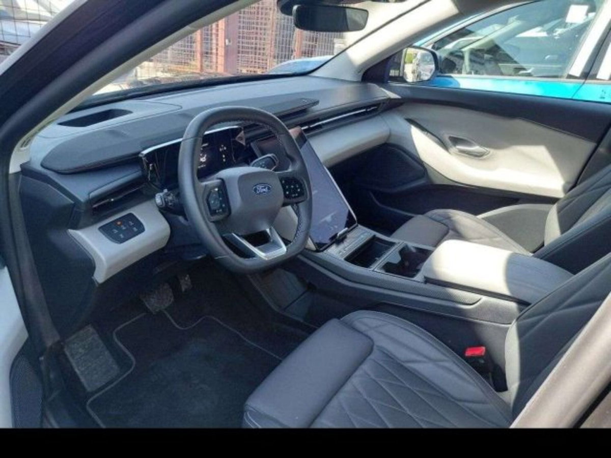 Ford Explorer 77kWh Extended Range Premium rwd (7)