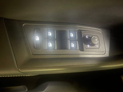 Volkswagen T-Roc 1.0 TSI R-Line (18)
