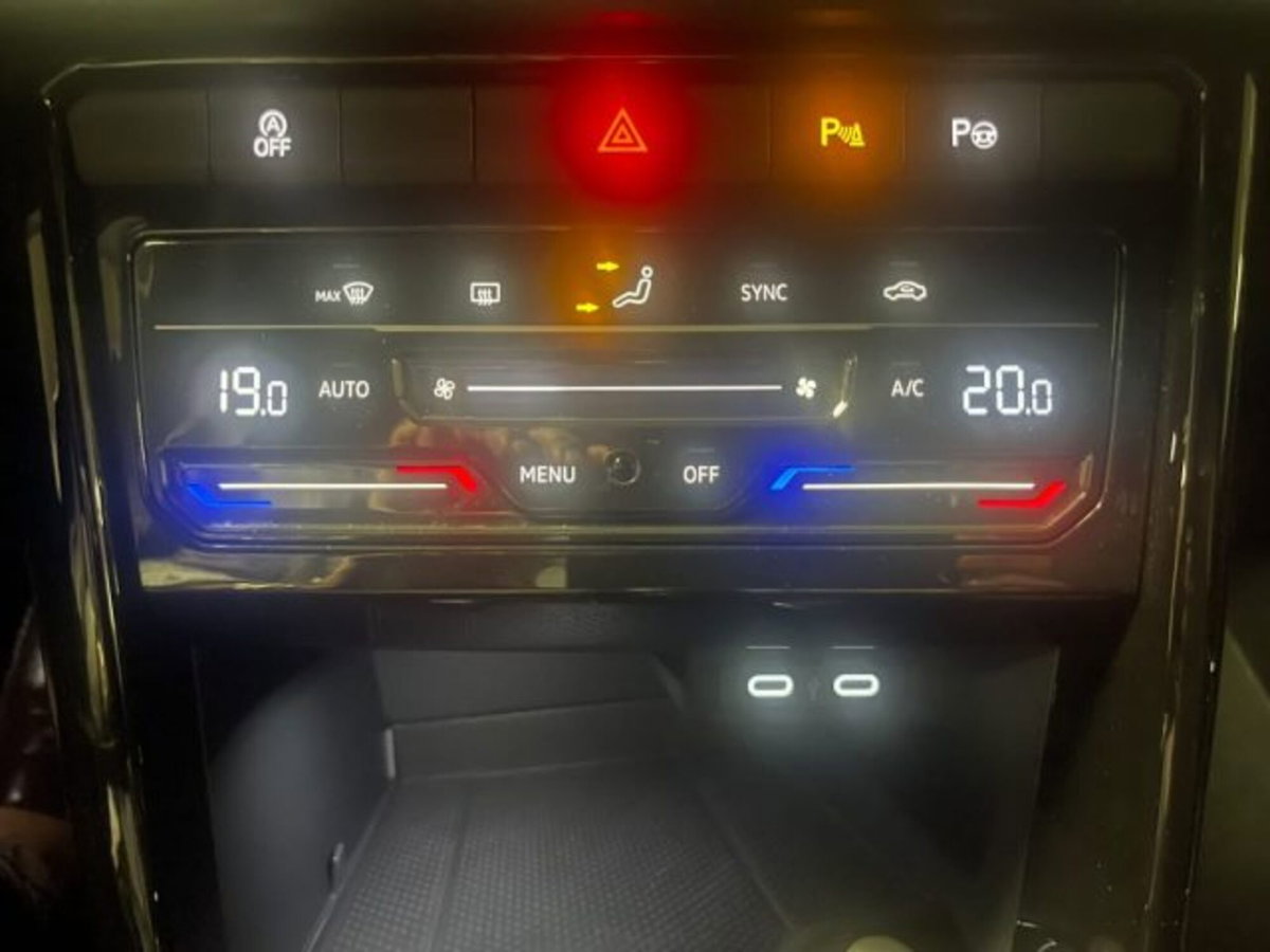 Volkswagen T-Roc 1.0 TSI R-Line (15)