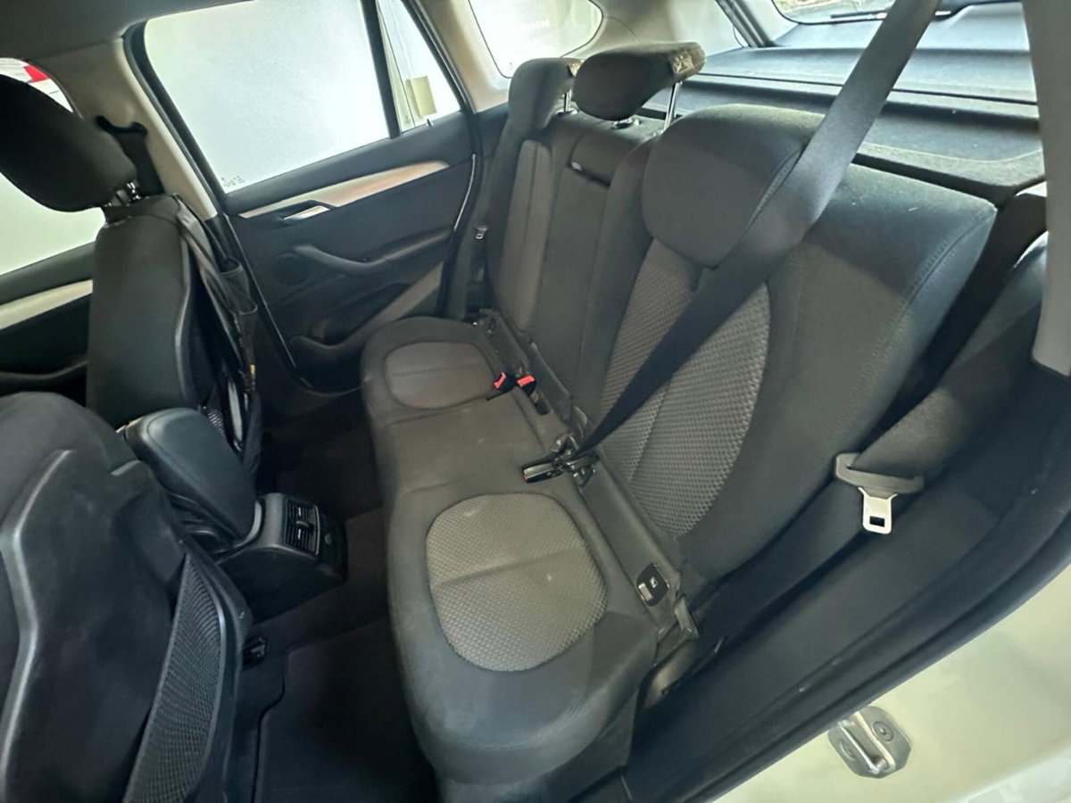 BMW X1 sDrive18d Business (13)