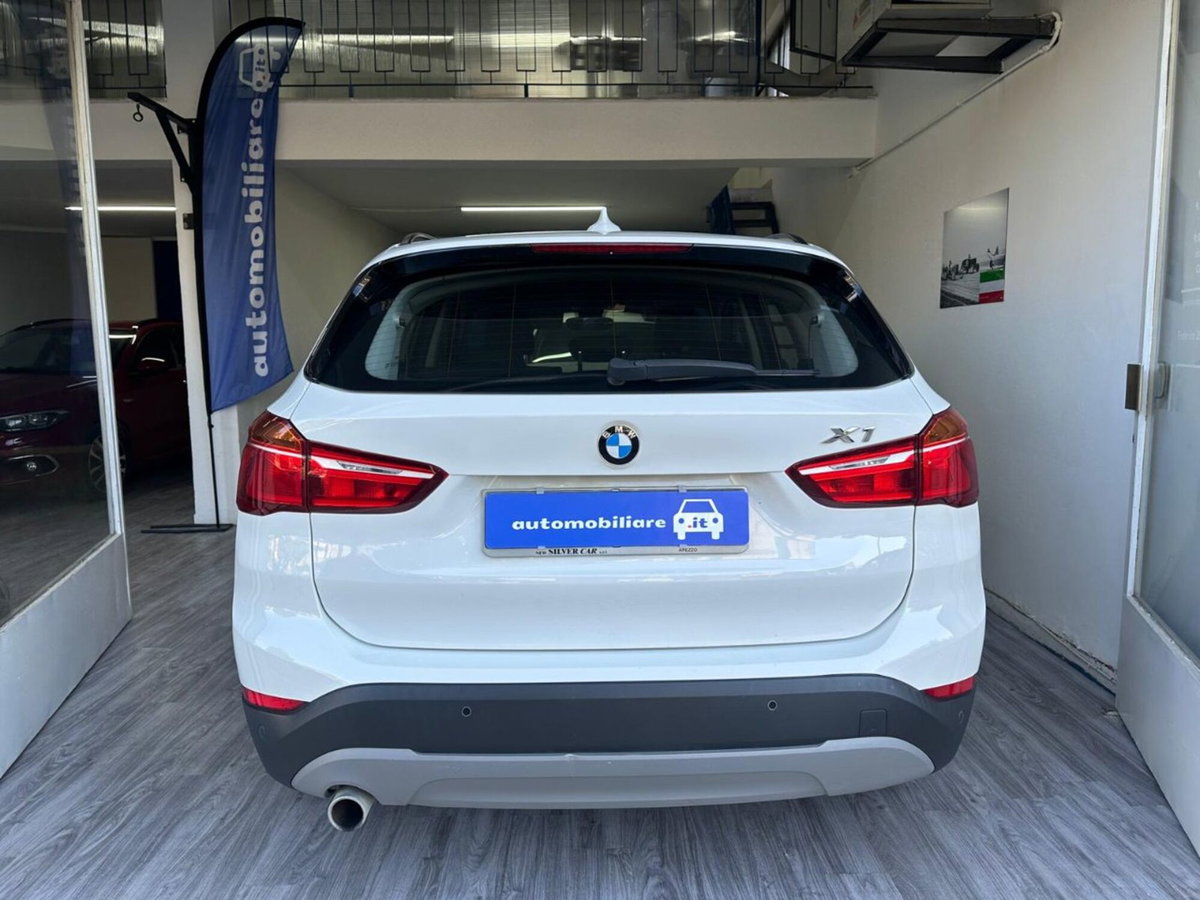 BMW X1 sDrive18d Business (7)