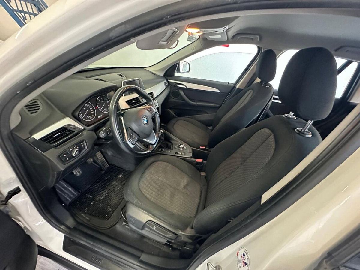 BMW X1 sDrive18d Business (8)