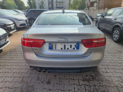 Jaguar XE 2.0 D Turbo 180CV aut. Portfolio (5)