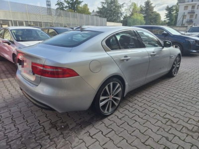 Jaguar XE 2.0 D Turbo 180CV aut. Portfolio (6)