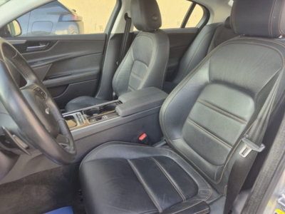 Jaguar XE 2.0 D Turbo 180CV aut. Portfolio (8)