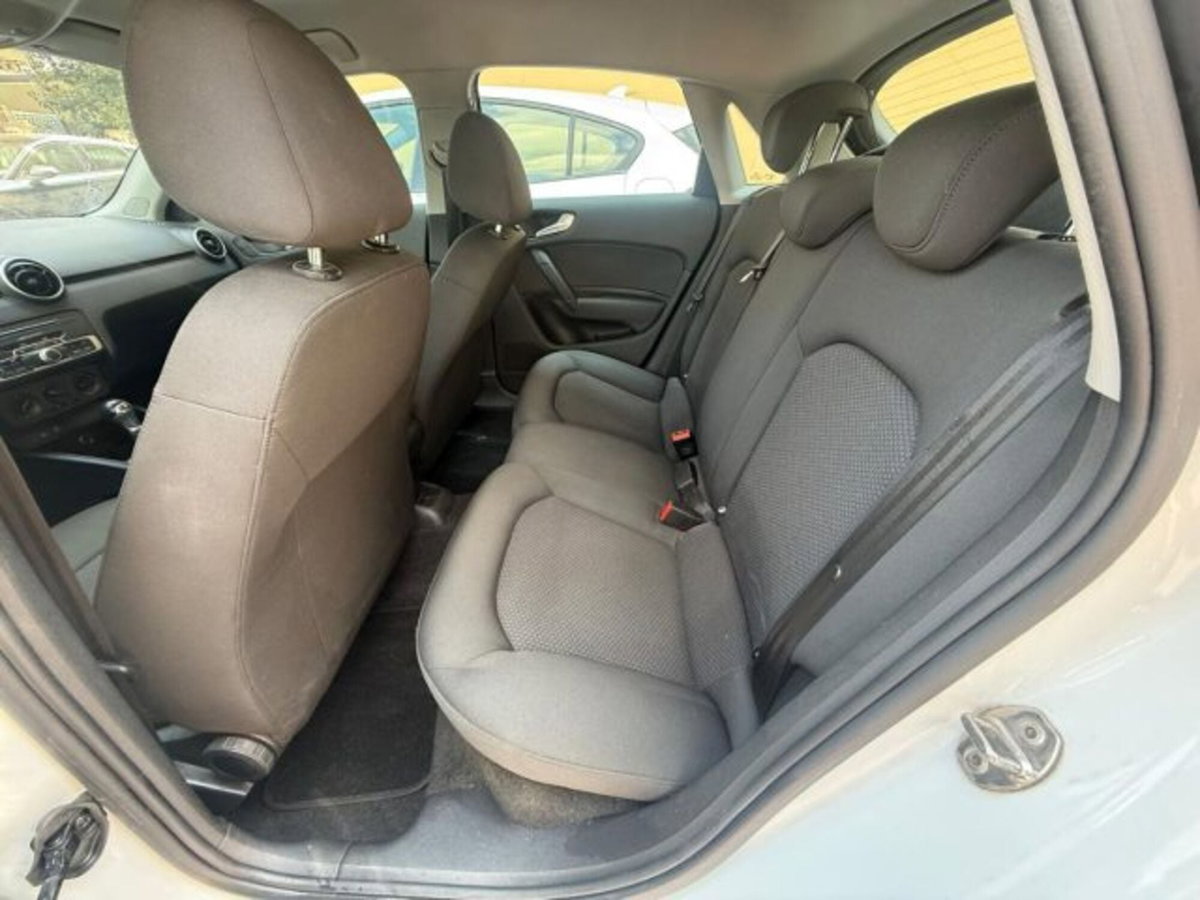 Audi A1 Sportback 1.4 TDI Admired (10)