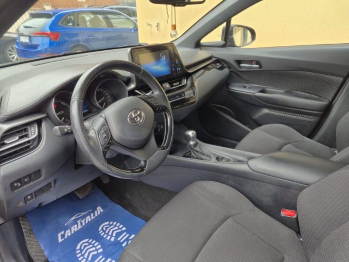 Toyota Toyota C-HR 1.8 Hybrid E-CVT Black Edition (8)