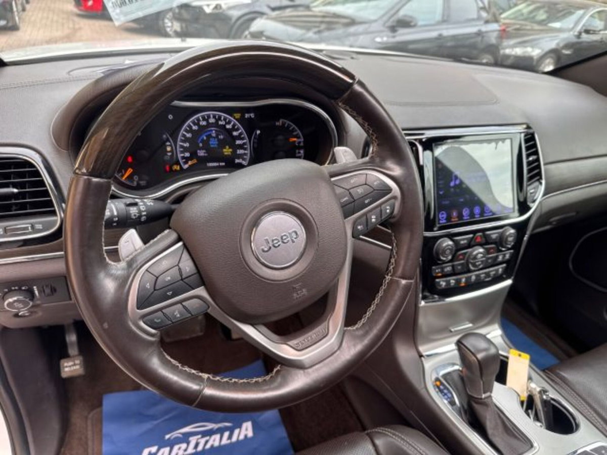 Jeep Grand Cherokee 3.0 V6 CRD 250 CV Multijet II Overland (15)