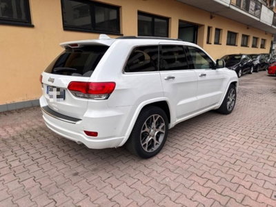 Jeep Grand Cherokee 3.0 V6 CRD 250 CV Multijet II Overland (4)